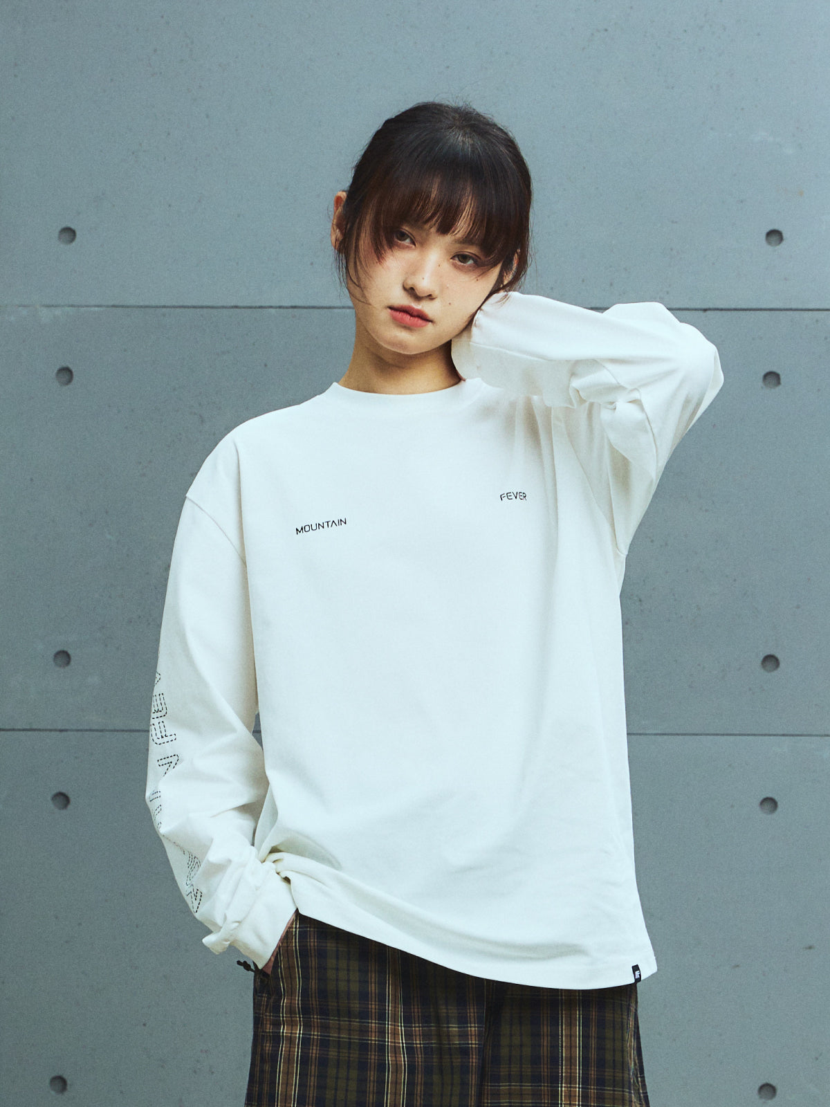 Formula-Constructed LOGO Solona Long Tee