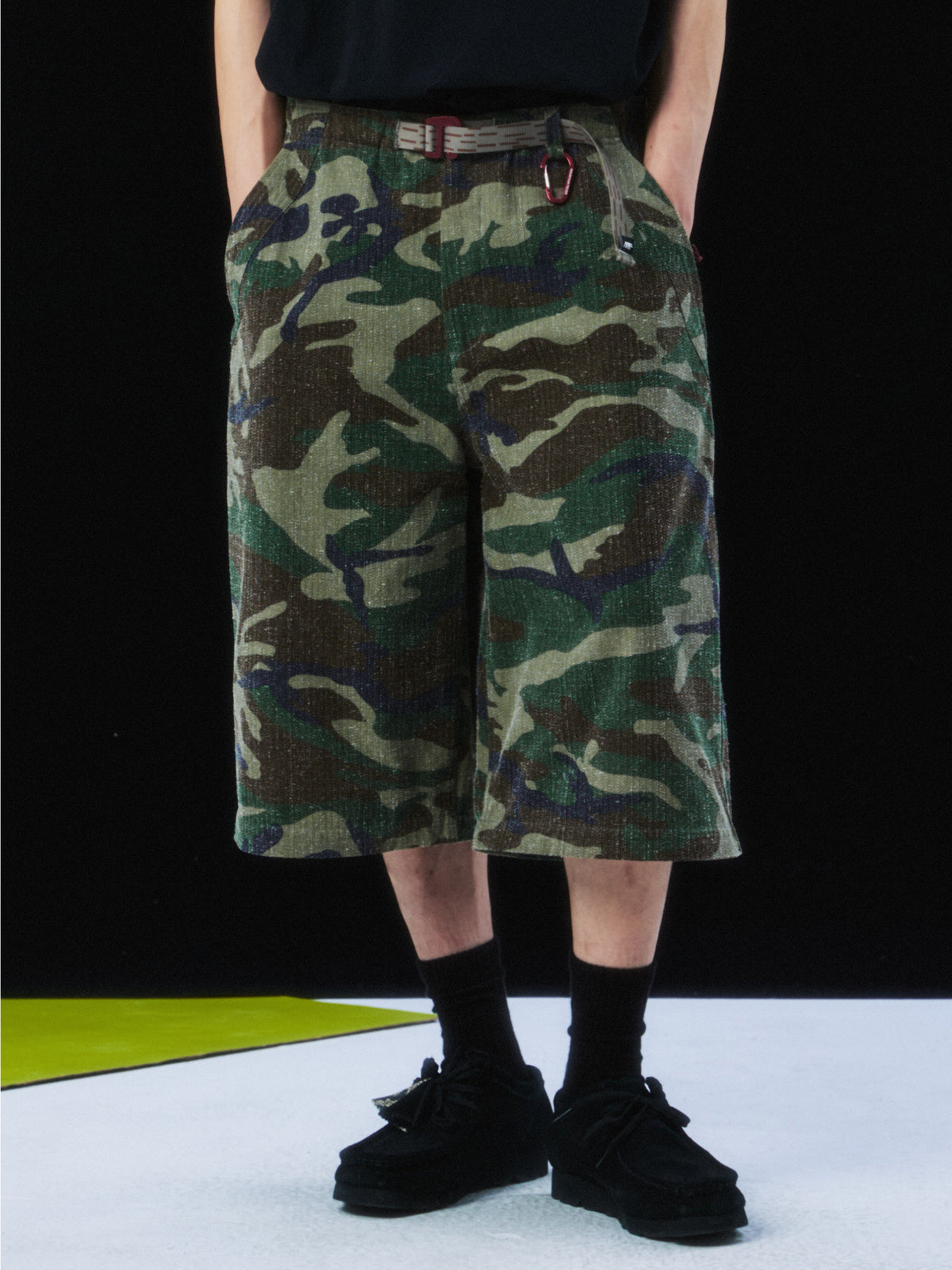 Worn Camouflage Detachable Pants - Capri Pants