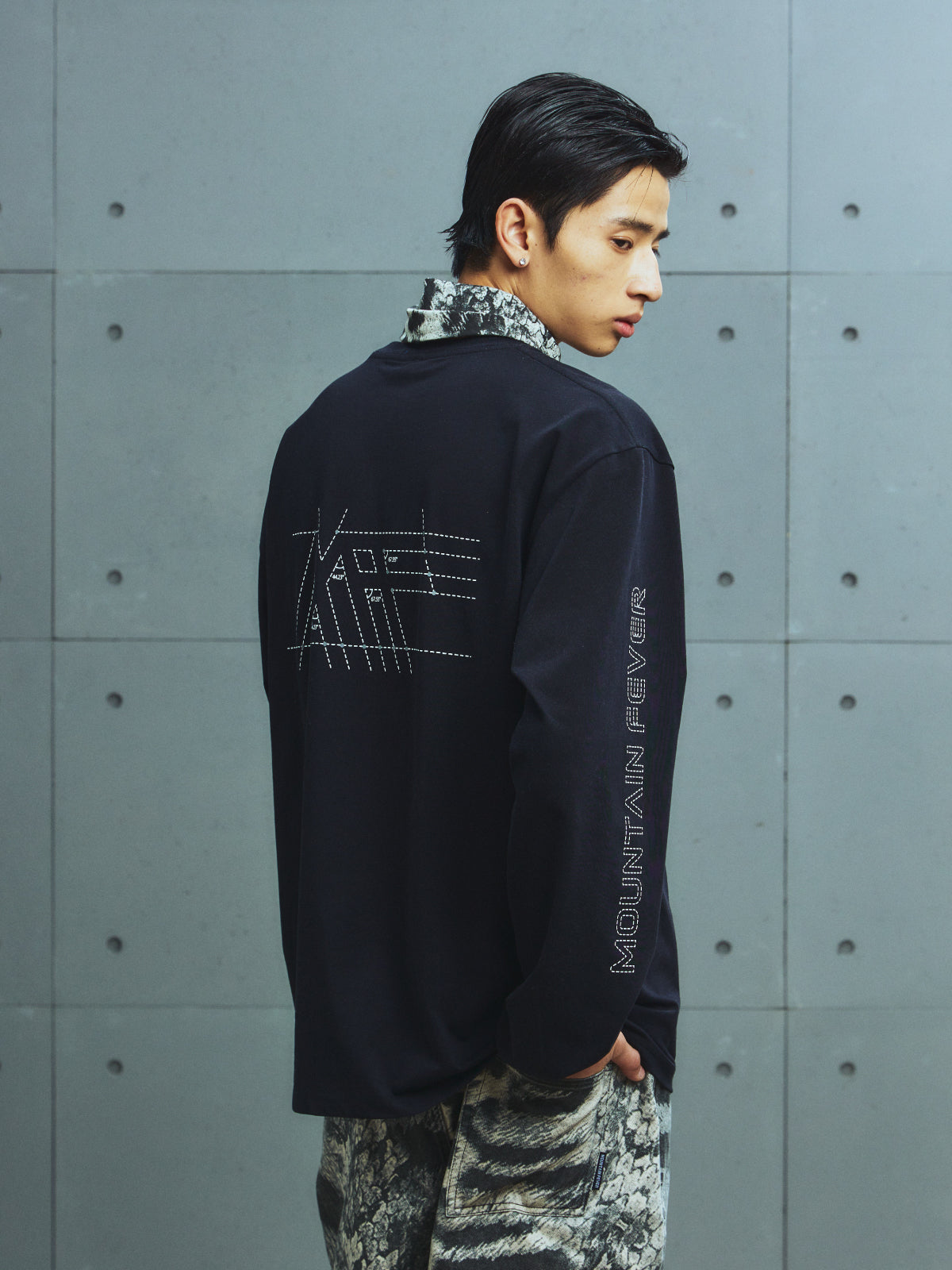 Formula-Constructed LOGO Solona Long Tee